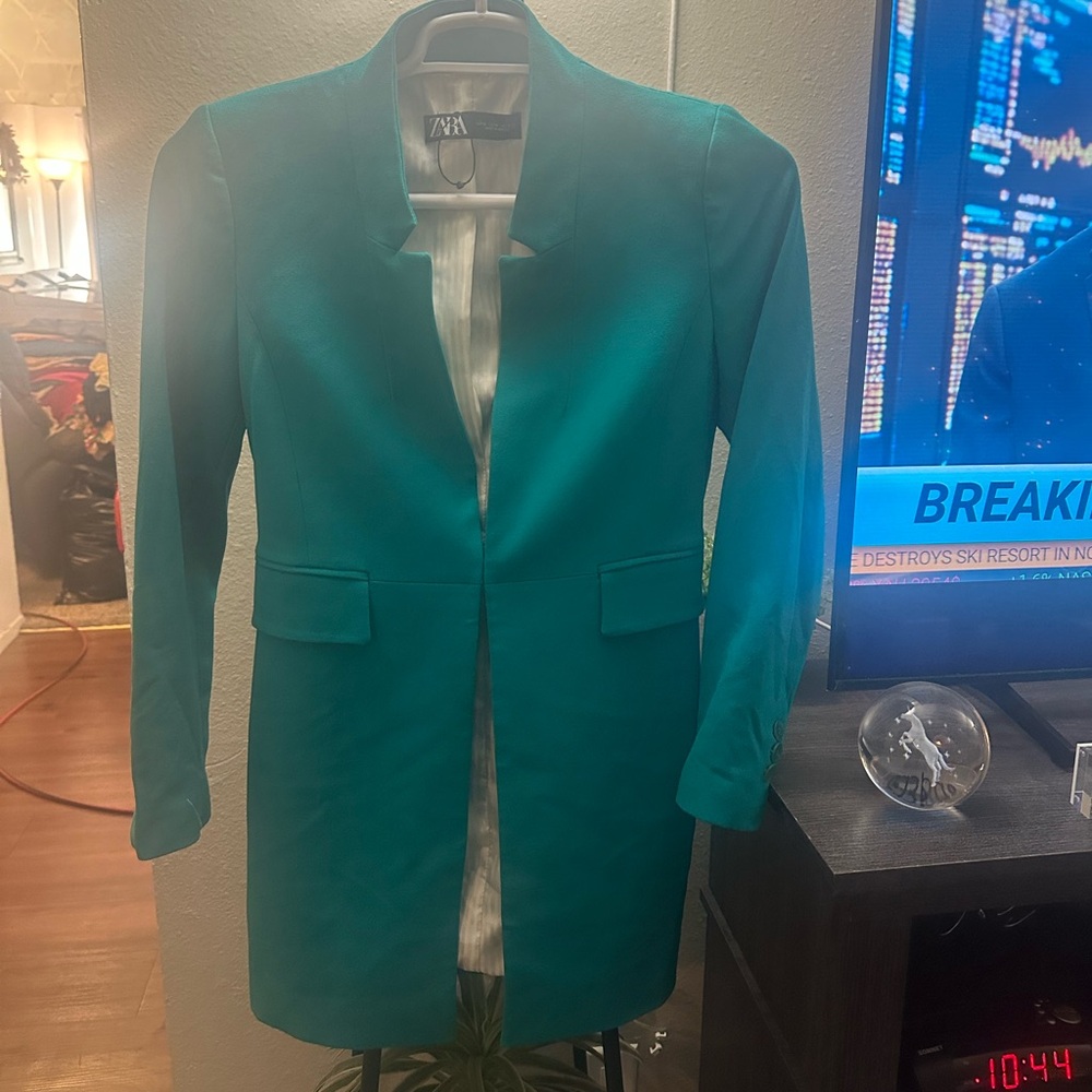 Zara Women's Vibrant Green Blazer